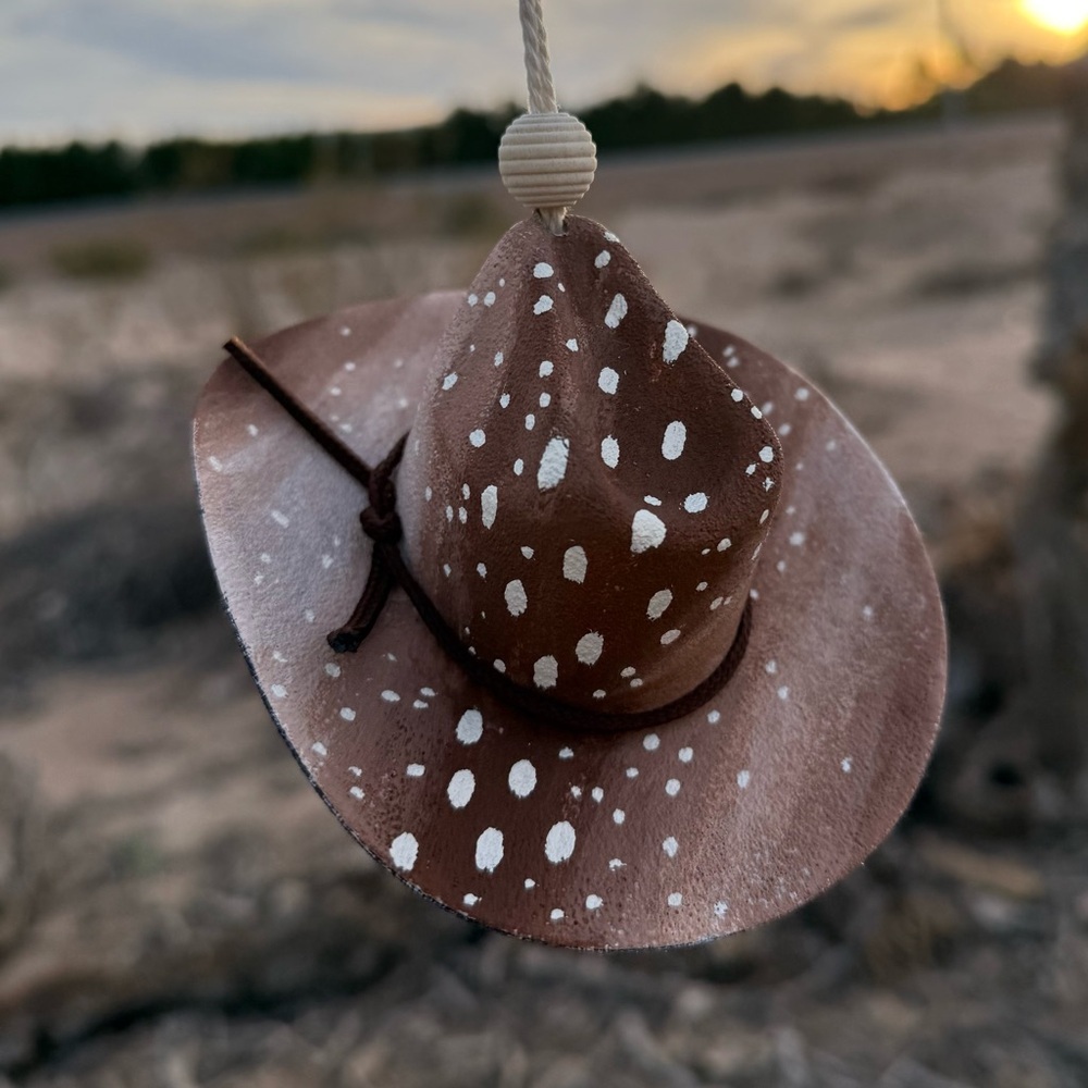 Deer cowboy hat rearv mirror charm